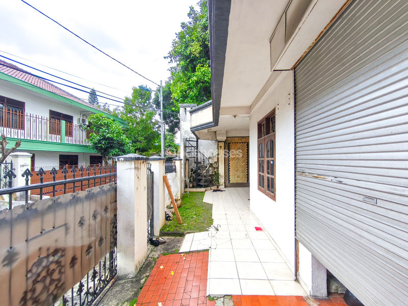 Jalan Anggrek Garuda II Blok I No.33