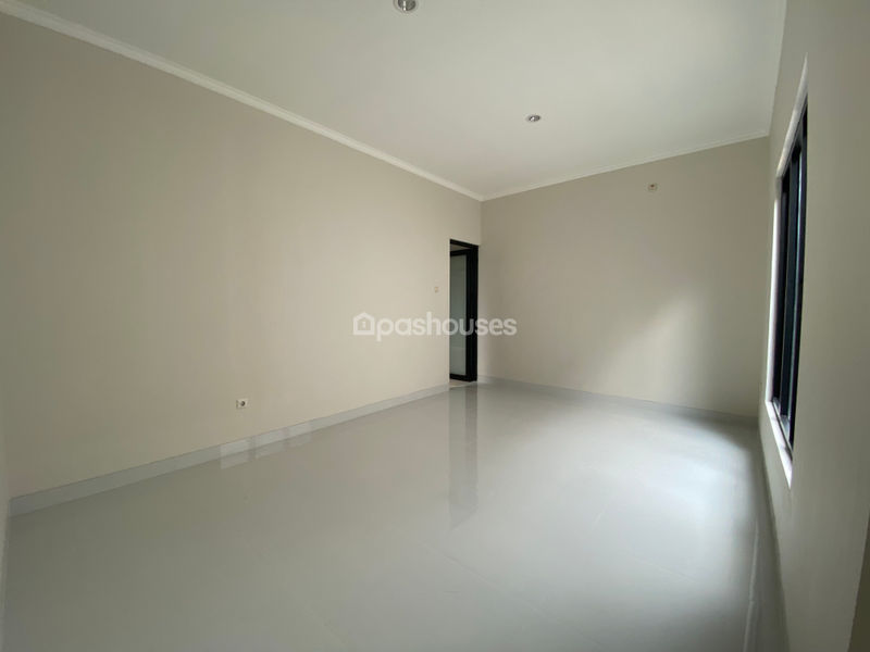 Kota Wisata Cluster Barcelona Blok SB4/48