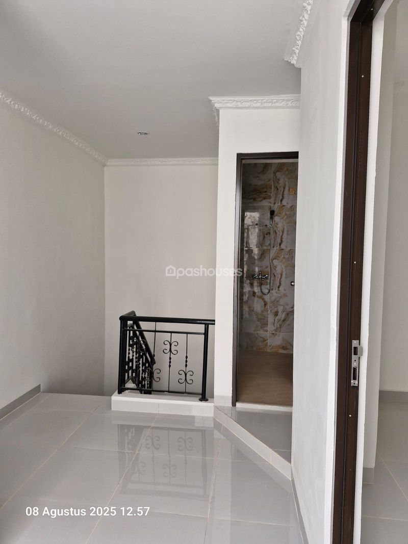 Kota Wisata Cluster Amsterdam No.30 Blok I No.5