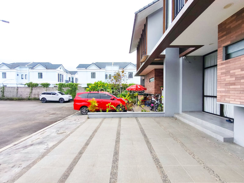 Perumahan Suvarna Sutera Cluster Andara