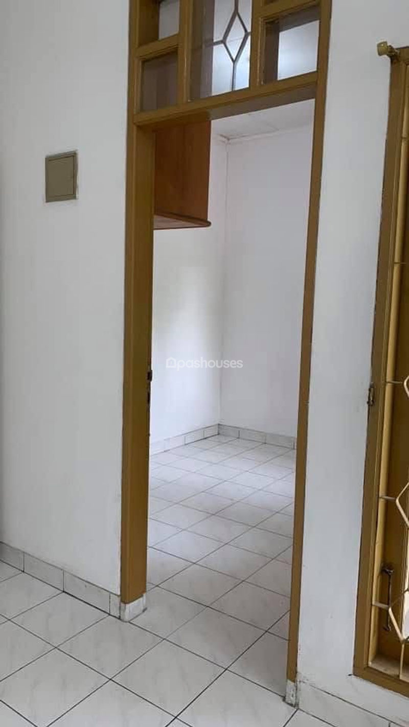 Jalan Edelweis Tengah Blok B1