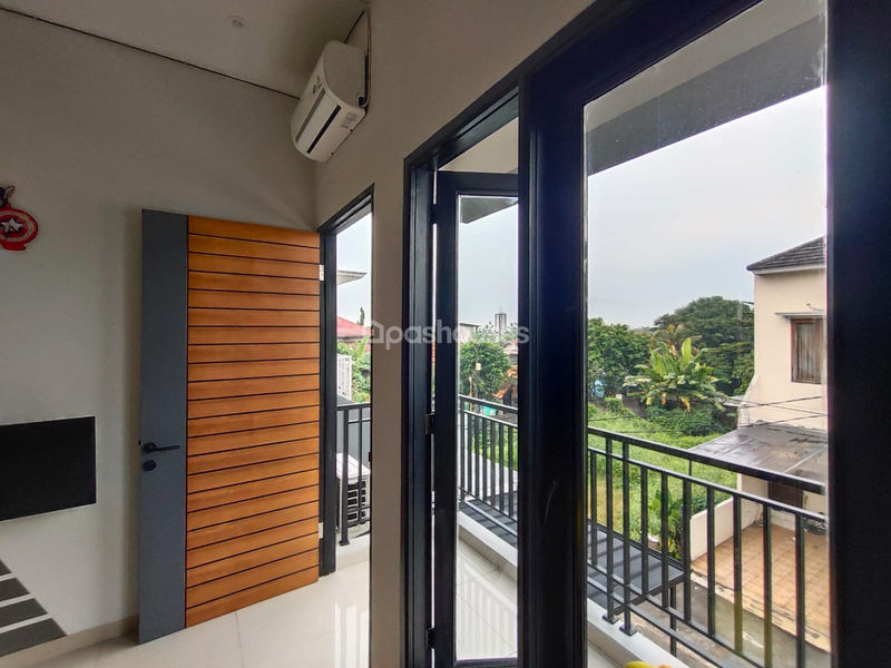 Puri Flamboyan Town House No.11