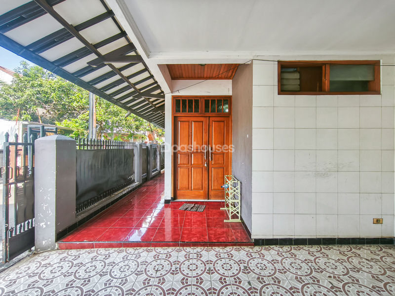 Jalan Taman Sari Blok L