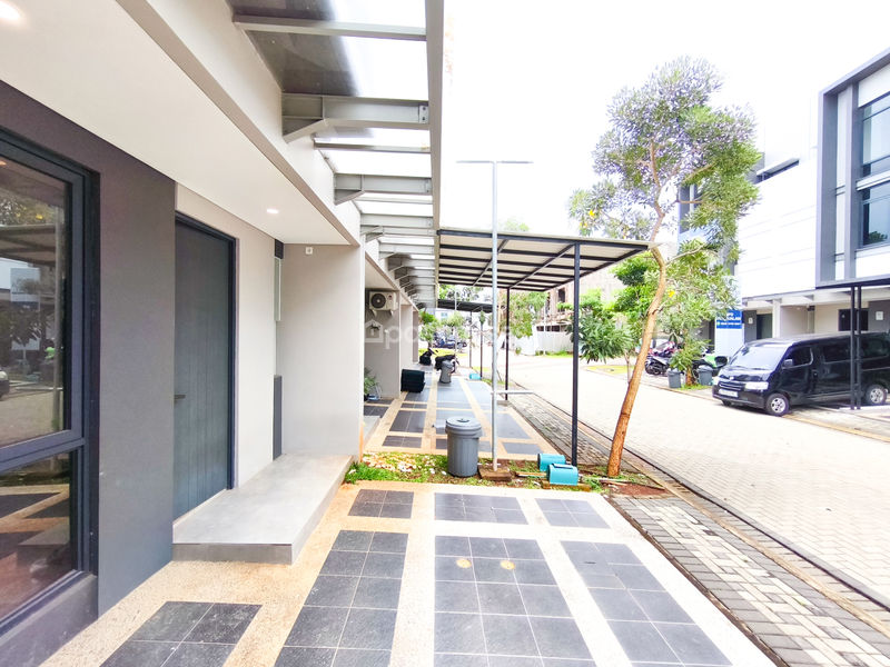 Latinos Business District BSD City Blok B12 No.5