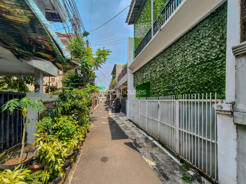 Jalan Mawar Merah 1 No.256
