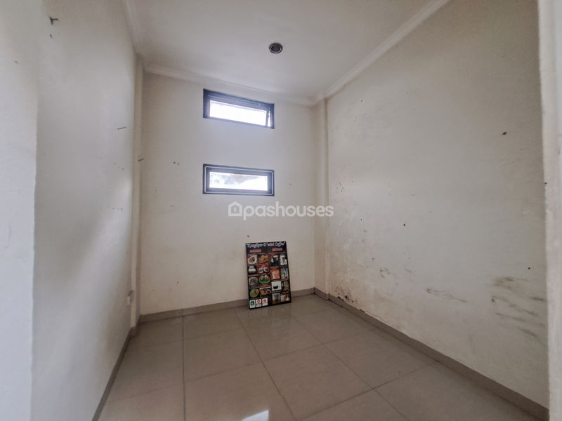 Kompleks Flo Residence Kav 4 No.1