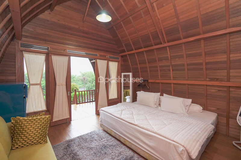 Villa Saung Ibu Bogor