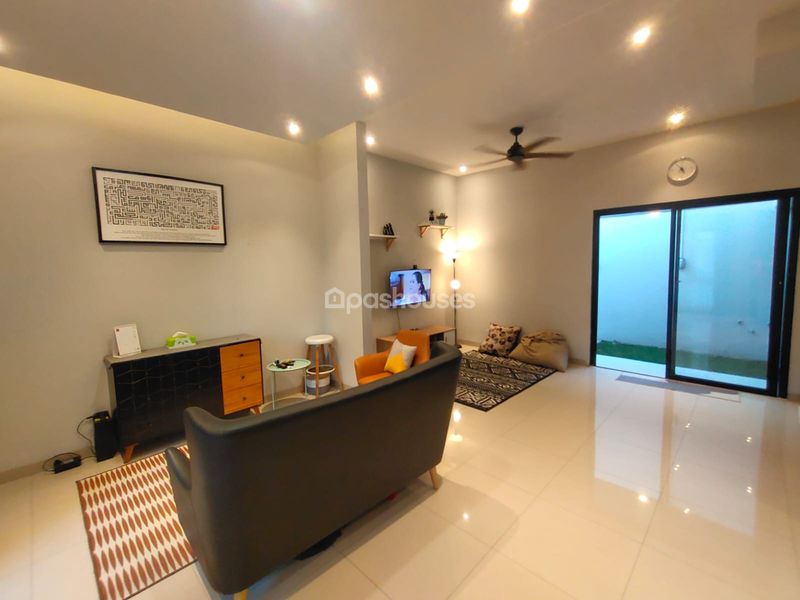 Puri Flamboyan Town House No.11