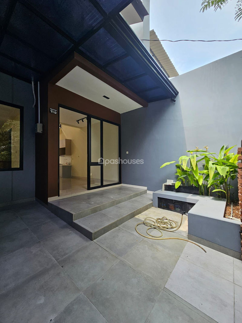 Kencana Loka BSD Blok T1 No.12