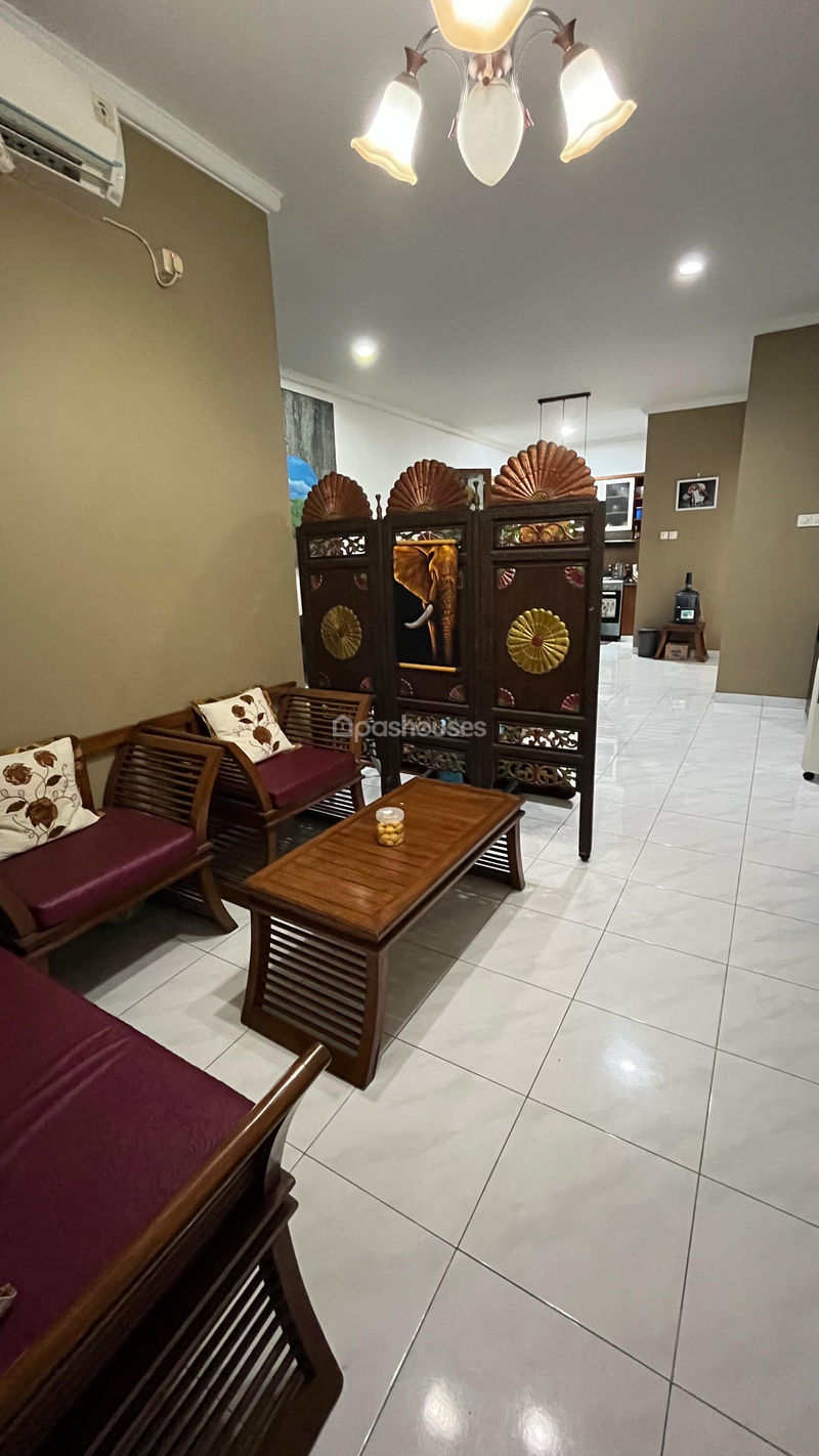 Legenda Wisata Zona Picasso Blok K5/10