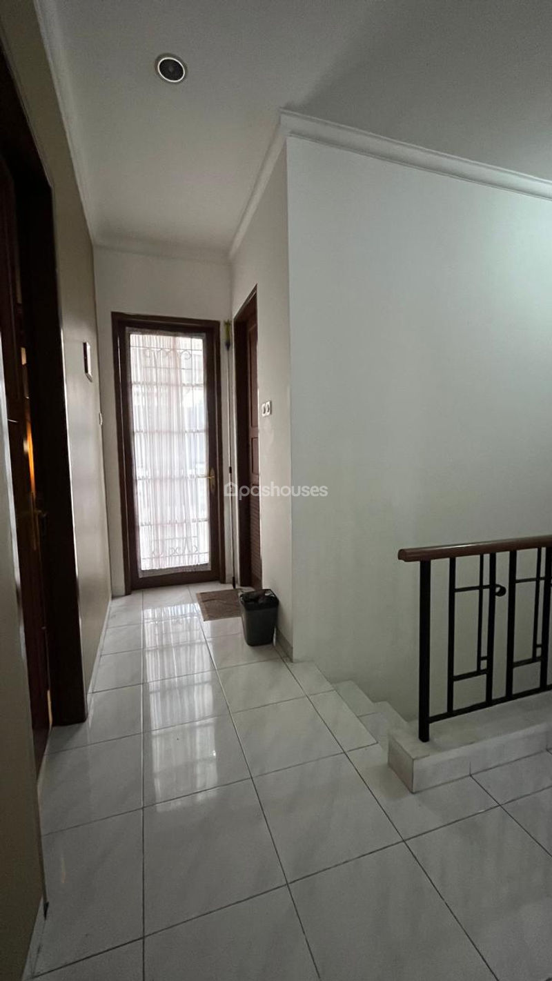 Legenda Wisata Zona Picasso Blok K5/10