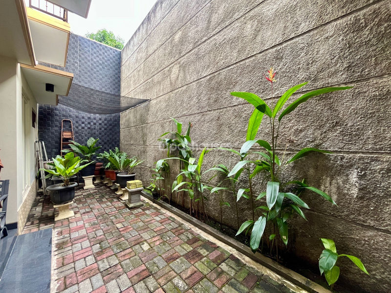 Perumahan Kemang Pratama Blok II No.7