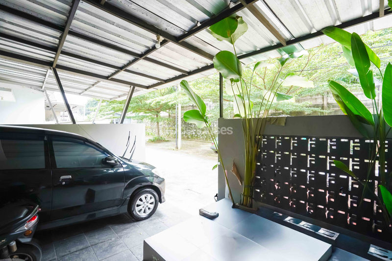 Perumahan Diamond Lake Side Blok G No.6