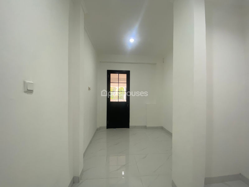 Legenda Wisata Zona Colombus Blok B15 No.17