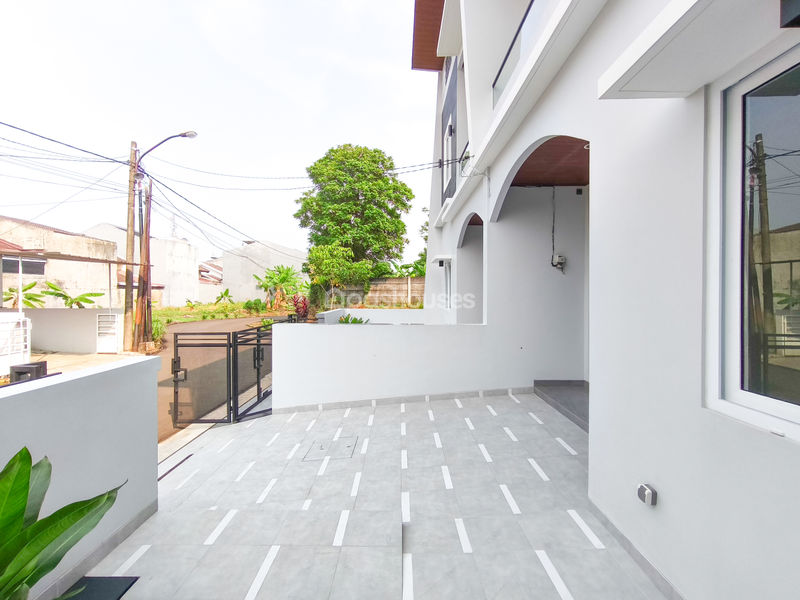 Jalan Kelapa Molek 3 Sektor 8B Blok FA5 No.6