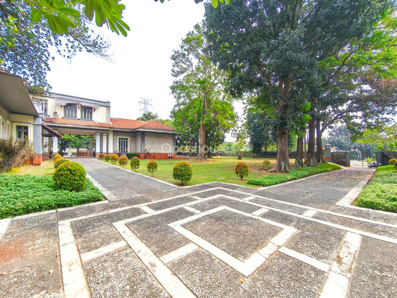 Jalan Taman Mercurius No.6 Ciputat Timur