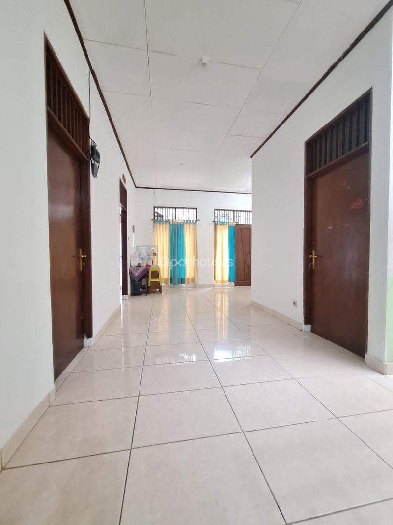 Jalan Poncol Indah Tangerang Selatan