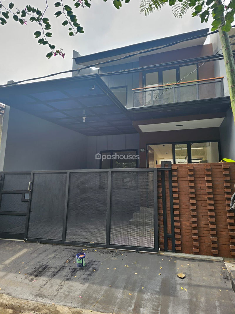 Kencana Loka BSD Blok T1 No.12