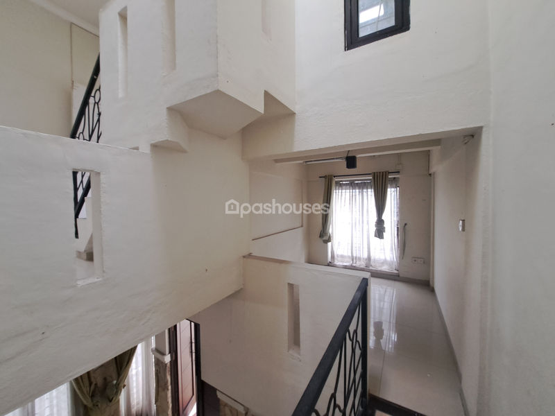 Kompleks Flo Residence Kav 4 No.1