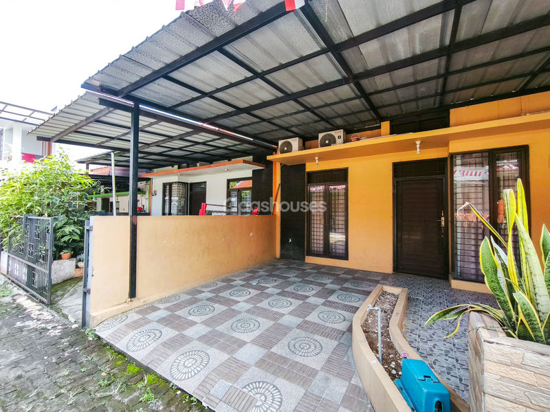 Townhouse Mutiara Pasir Kuda Blok A8