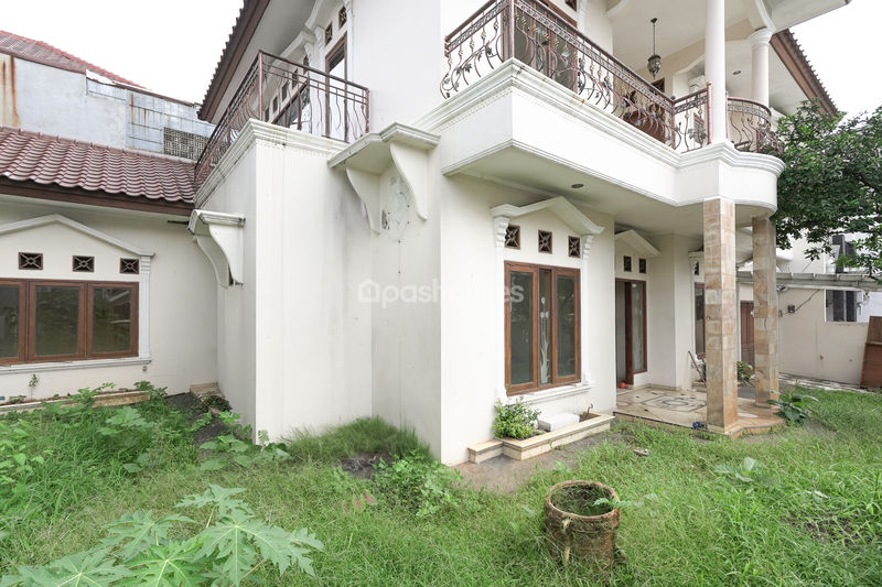 Citra Gran Cibubur Cluster Nusa Dua Blok B8 No.27