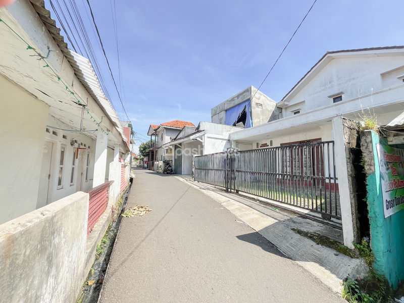 Jalan Golf Depok