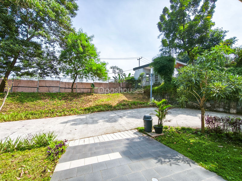 Cluster Golden Cikeas 