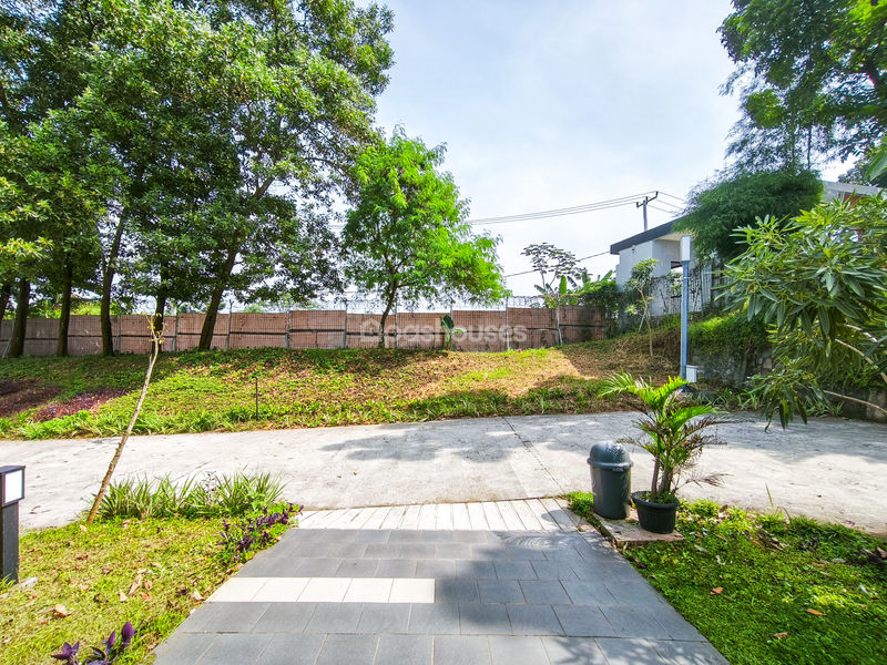 Cluster Golden Cikeas 