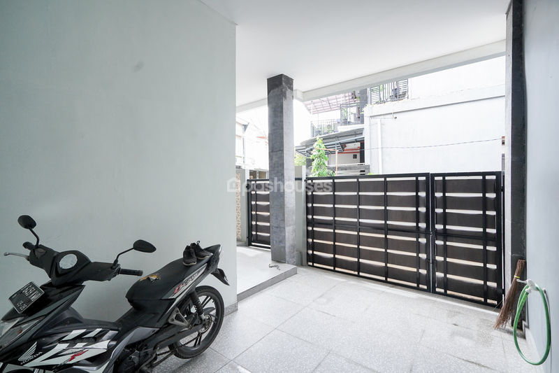 Taman Harapan Baru Blok V1 No.49