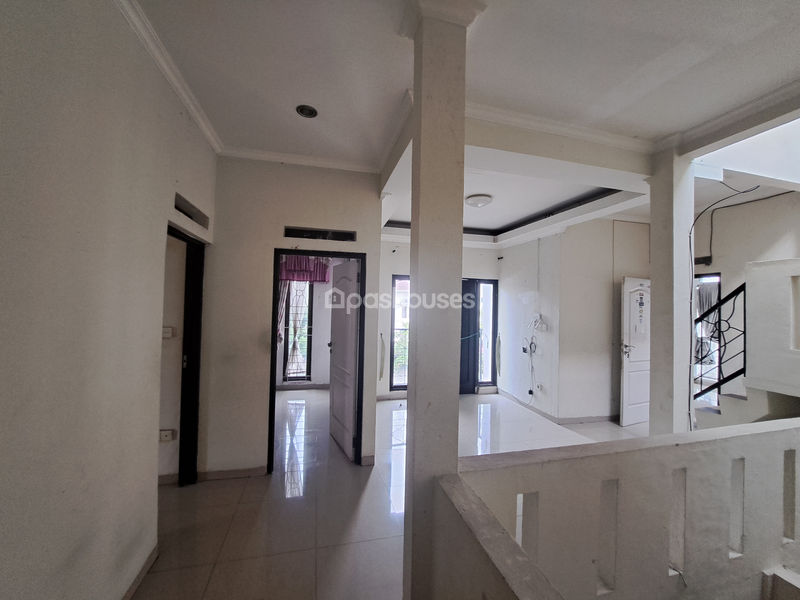 Kompleks Flo Residence Kav 4 No.1