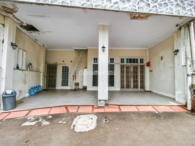 Perumahan Acropolis Karadenan Blok KR