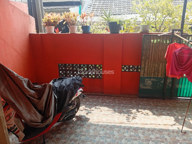 Perumahan Duta Kranji Blok B No.163