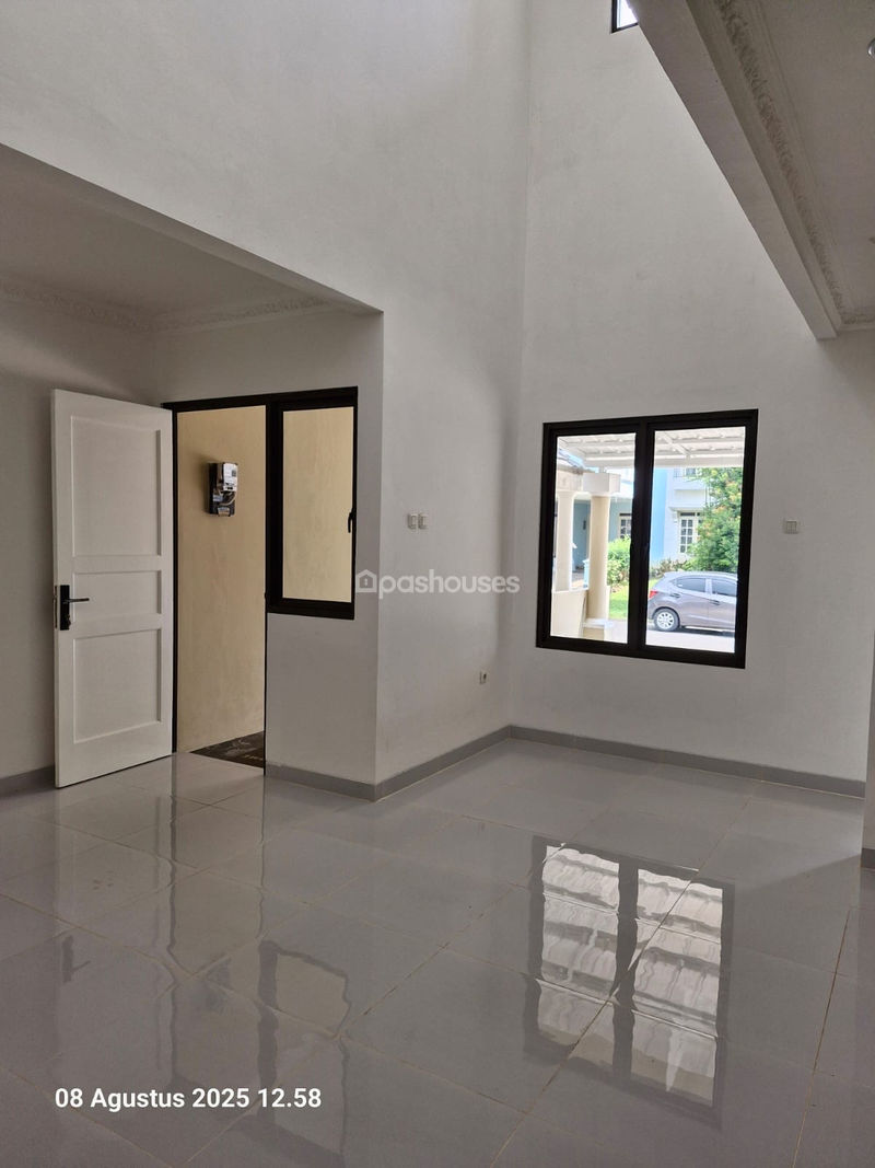 Kota Wisata Cluster Amsterdam No.30 Blok I No.5
