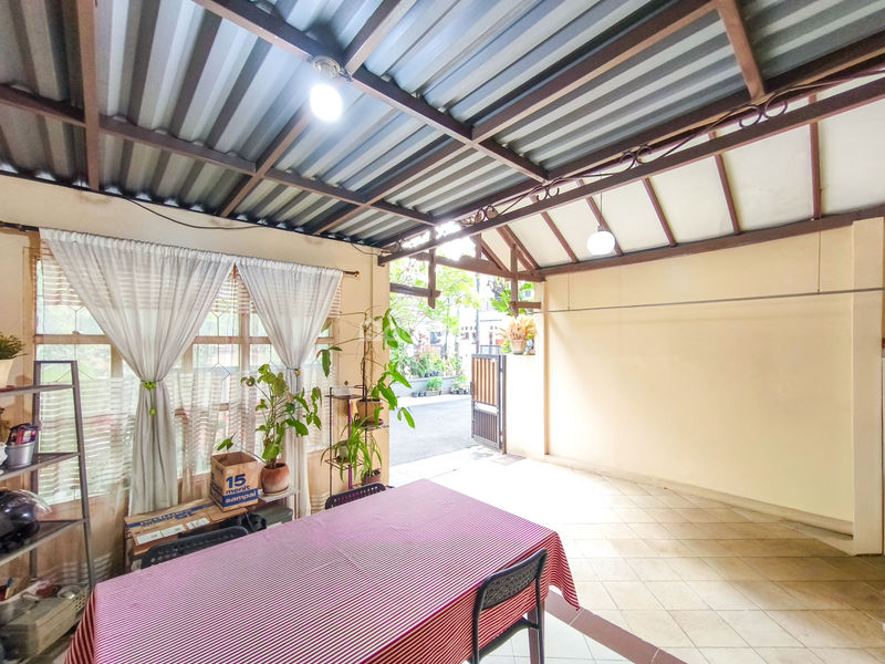 Jalan Villa Dago Tol, Blok D11 No.17