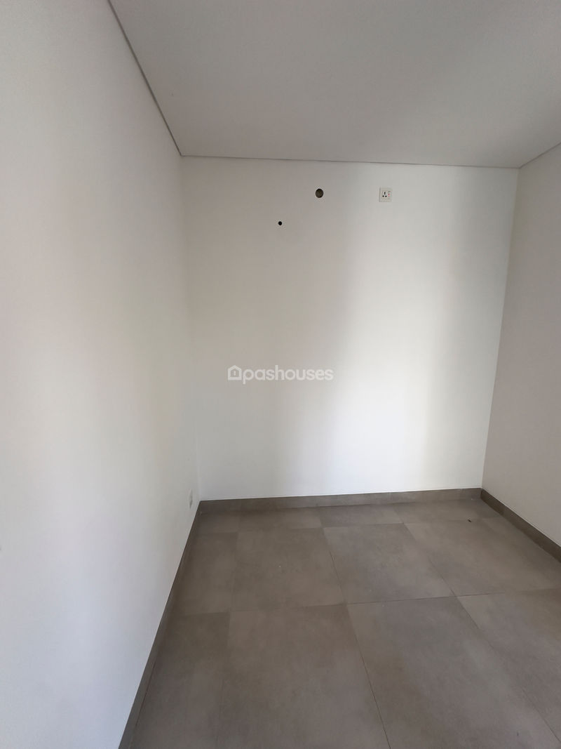 Latinos Business District BSD City Blok B12 No.5