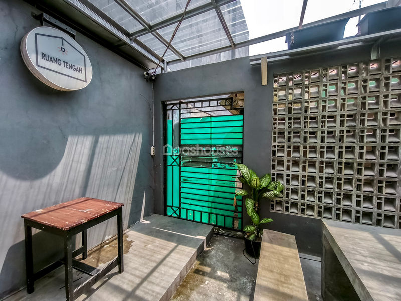 Jalan MT Haryono No.37 Tangerang
