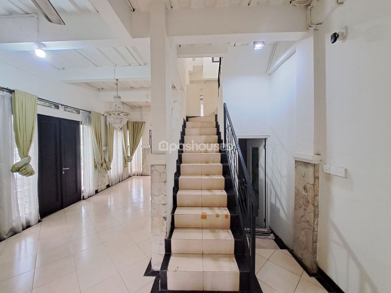 Kompleks Flo Residence Kav 4 No.1