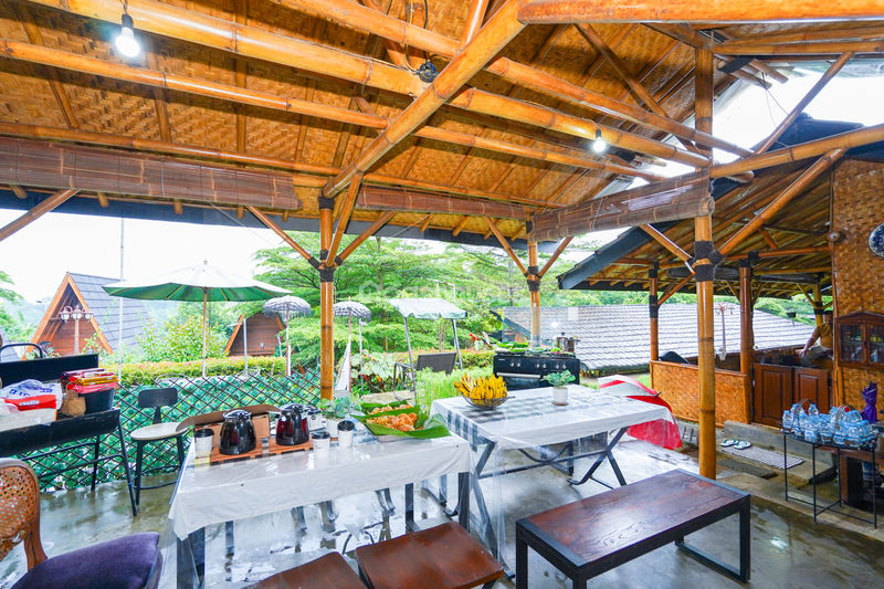 Villa Saung Ibu Bogor