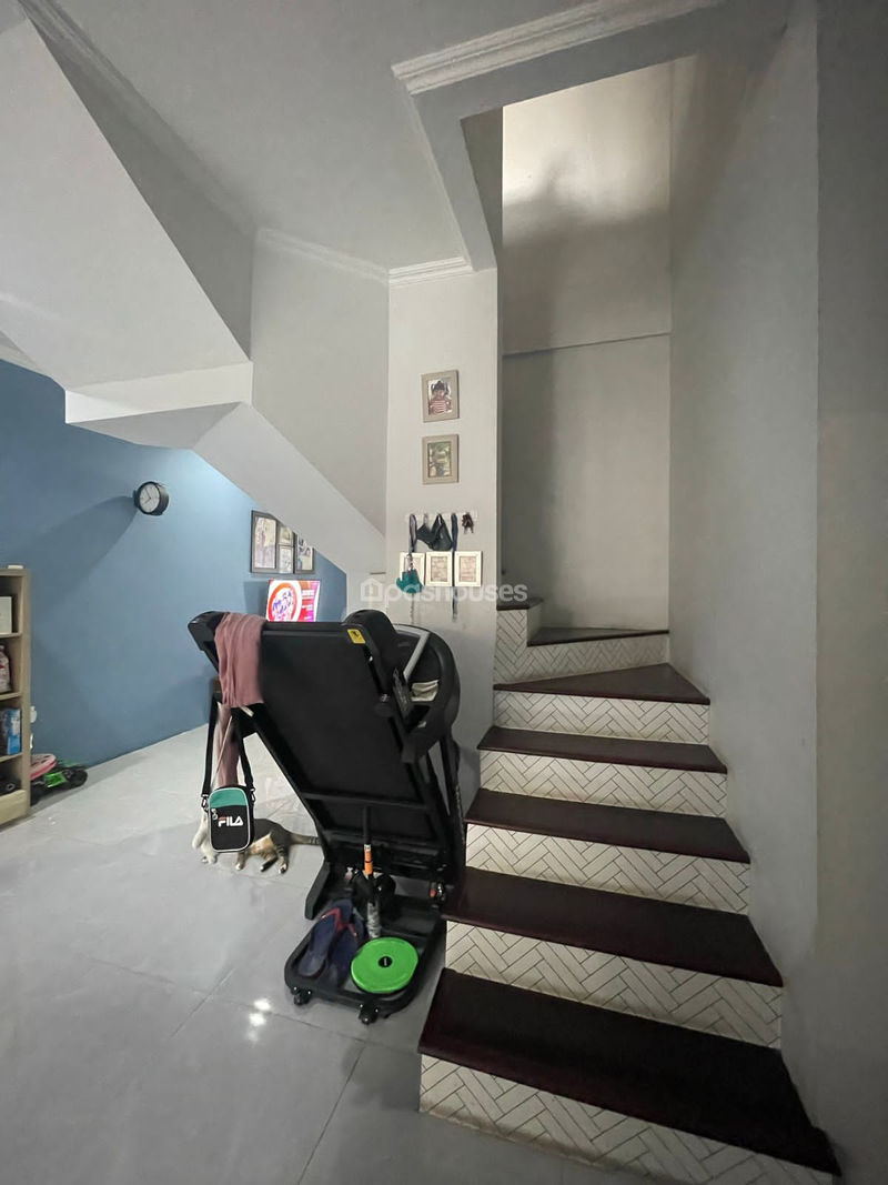 Jalan Lestari VI No.18A