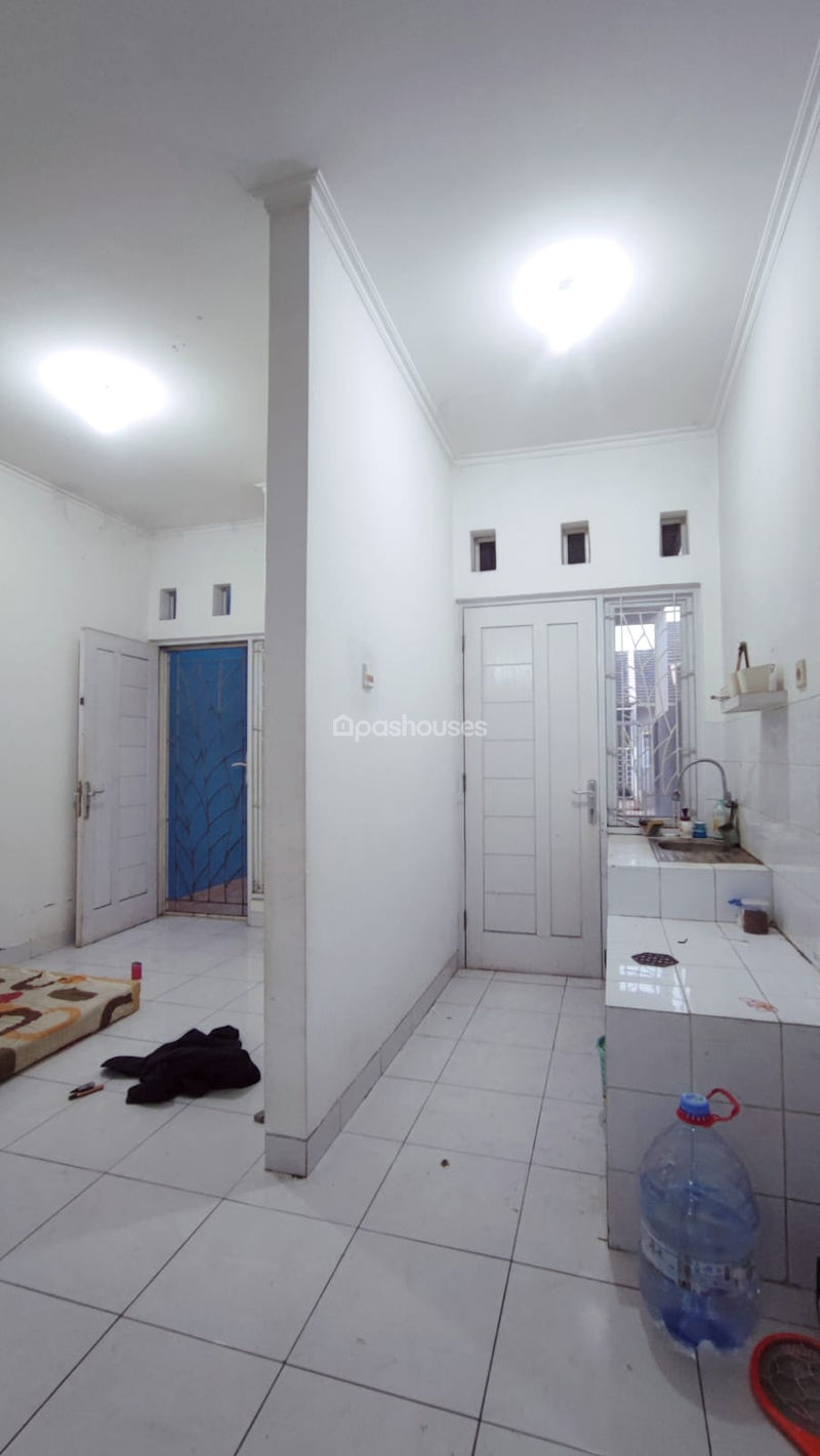 Perumahan Royal Park Residence Cluster Europa Blok C6 No.8