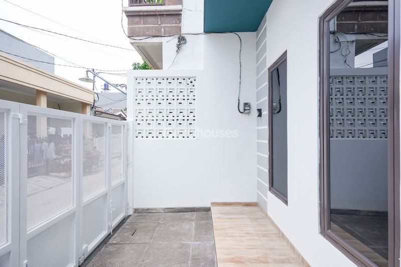 Perum Tytyan Kencana Blok B3 No.5