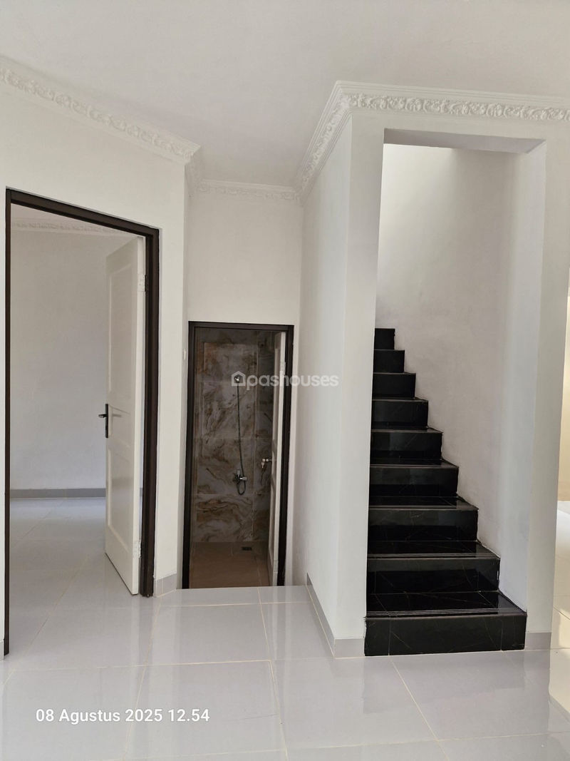 Kota Wisata Cluster Amsterdam No.30 Blok I No.5