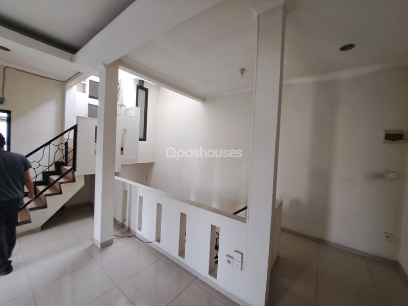 Kompleks Flo Residence Kav 4 No.1