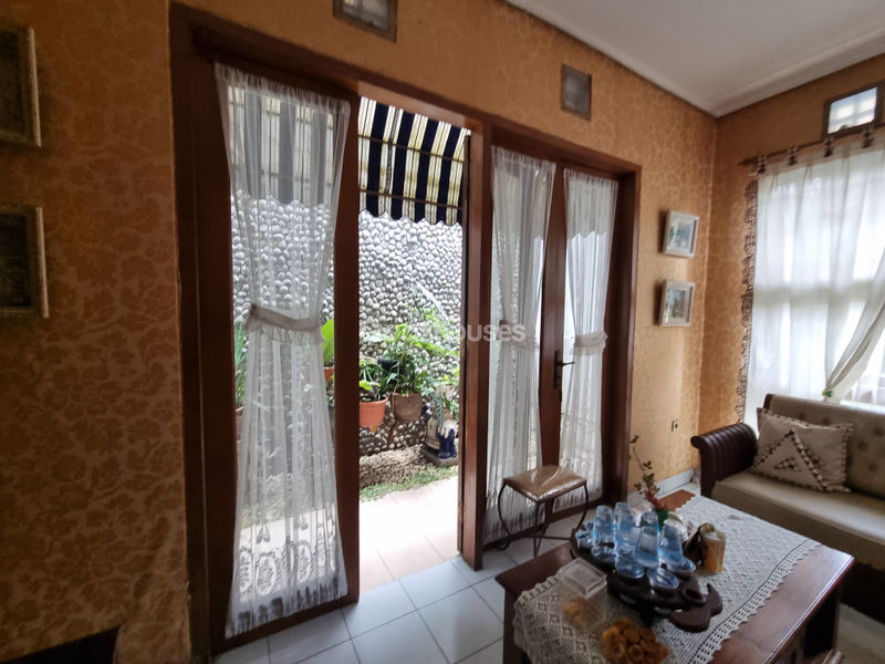 Jalan Purwa IV blok S No. 14-15