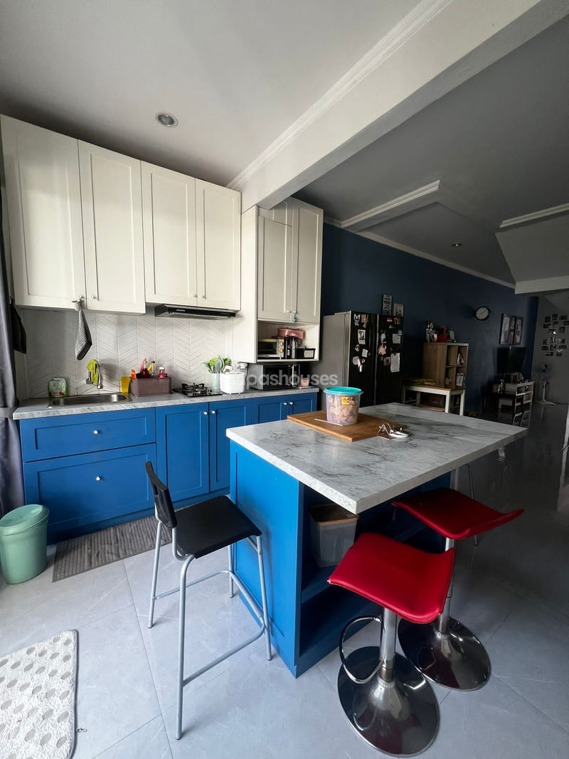 Jalan Lestari VI No.18A