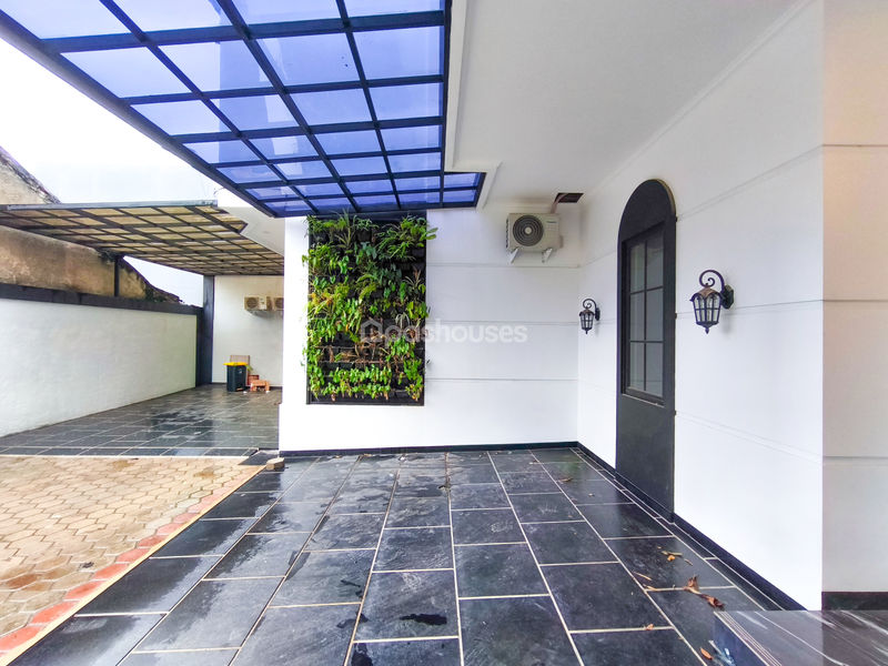 Jalan Saari Kelapa Dua