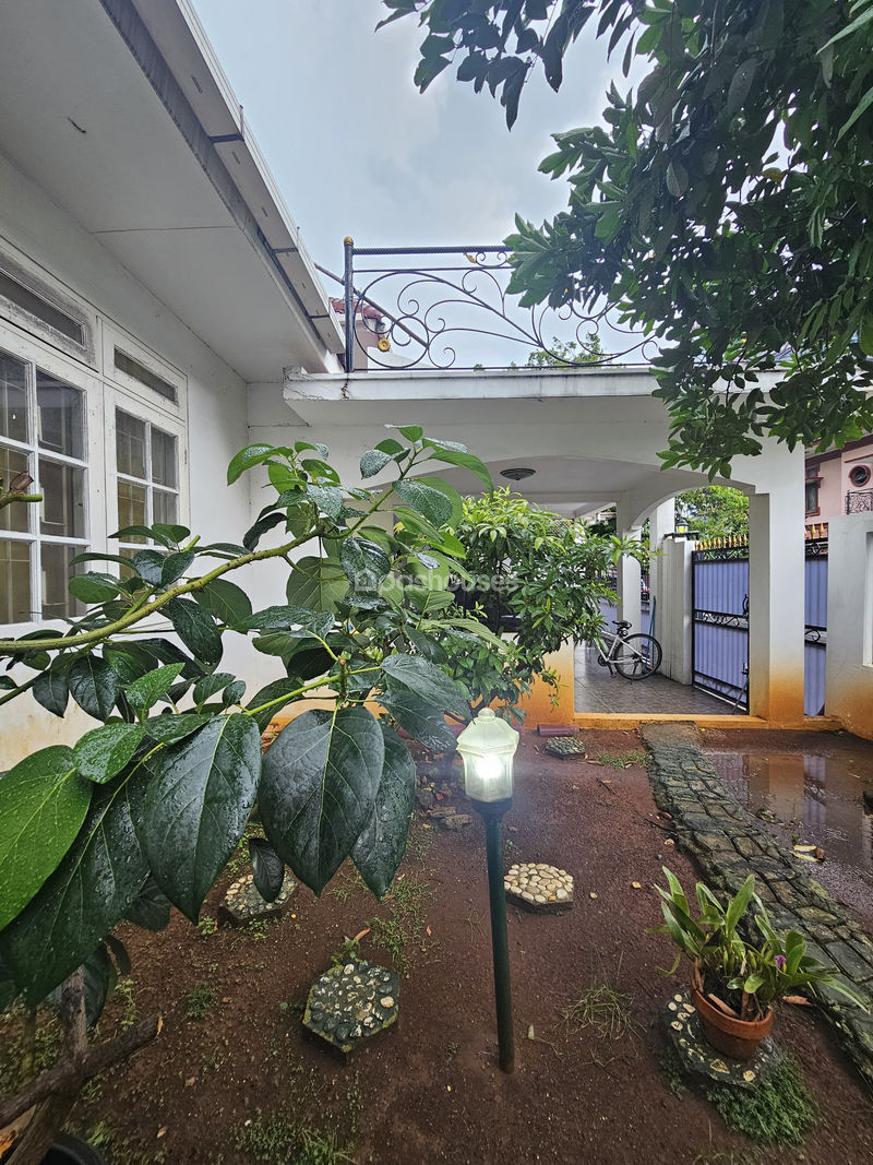 Komplek Tanjung Barat Indah Blok P