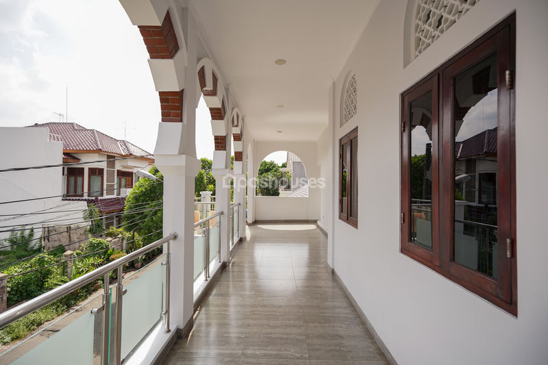 JALAN PELANGI RAYA