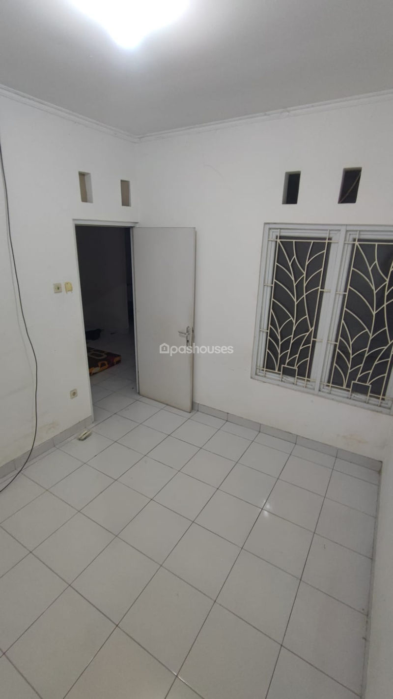 Perumahan Royal Park Residence Cluster Europa Blok C6 No.8