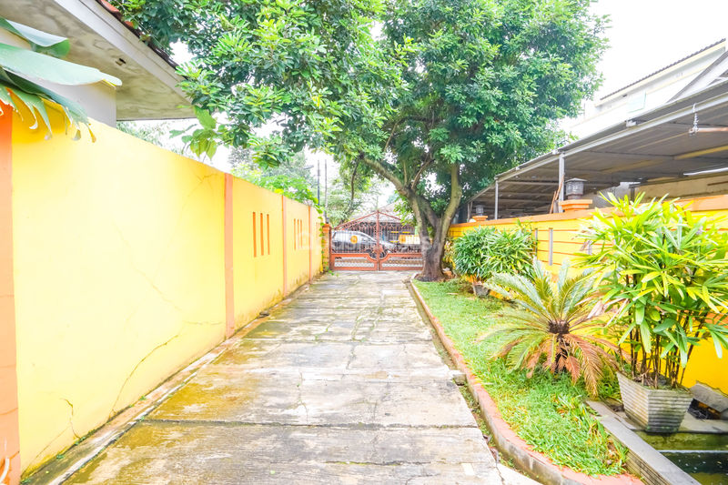 Jalan Gatot Kaca Depok